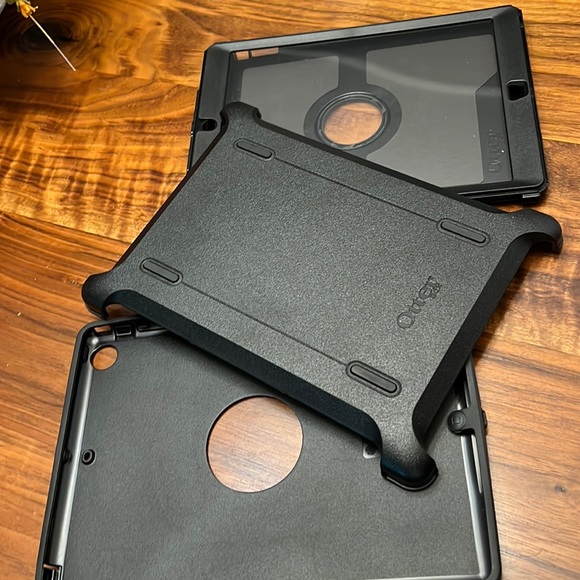 Otter Box Utility Series The Latch II - 10” - Picture 1 of 11